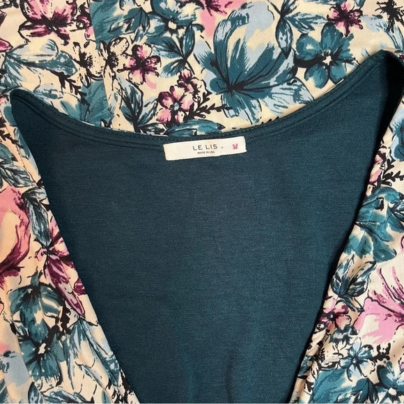 Le Lis Sleeveless V-Neck Floral Dress with Side Ruching Size XX-Large - Picture 9 of 9